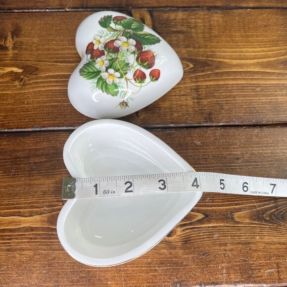 Vgt Hammersley Heart Shaped Hand-painted Bone China Trinket Box Strawberries - Picture 11 of 14